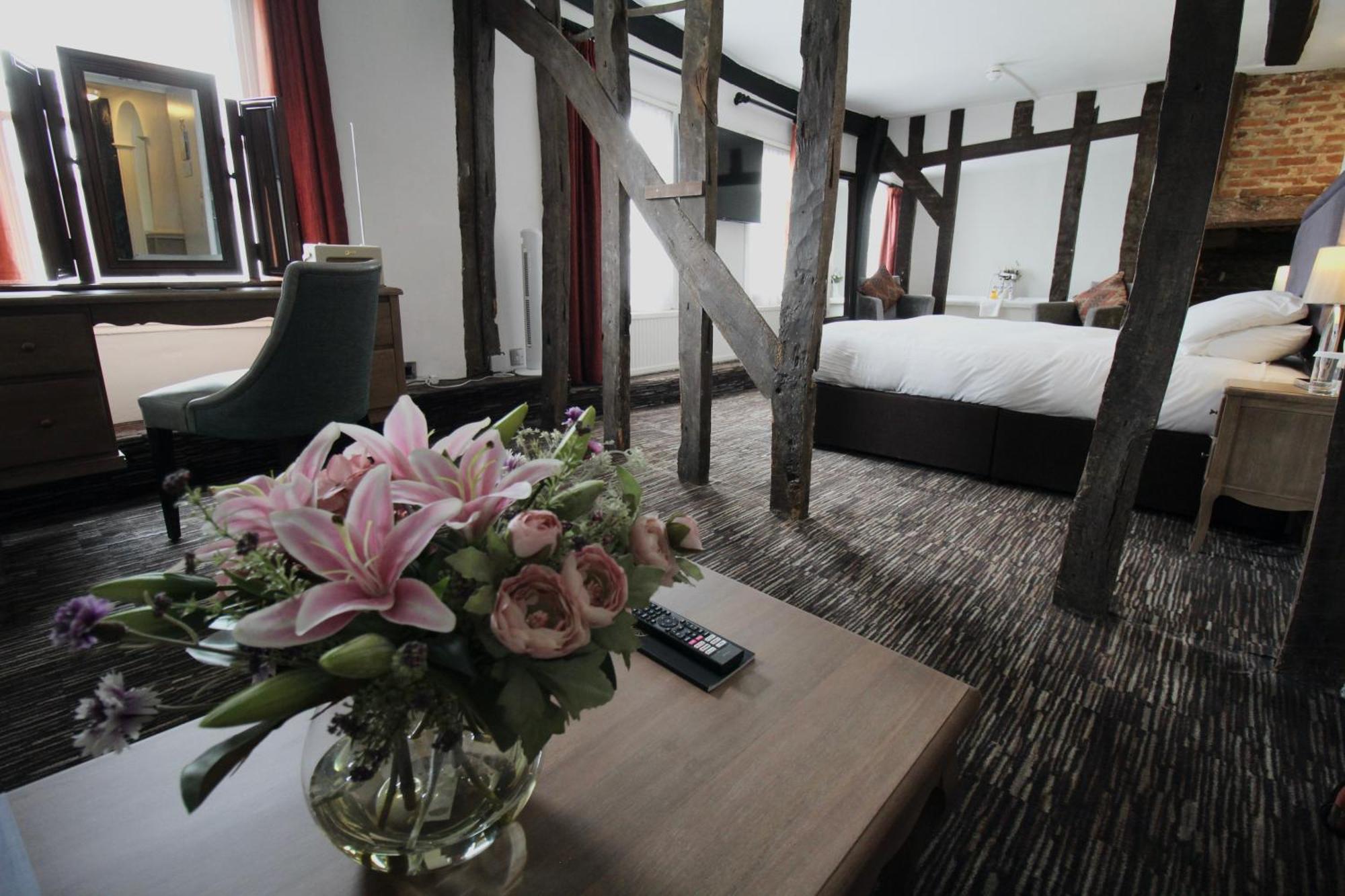 גרייט דנמאו The Saracens Head Hotel מראה חיצוני תמונה